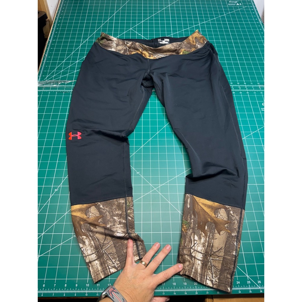 Under Armour ColdGear Womens XL RealTree Camo Black Fitted Leggings Hunting